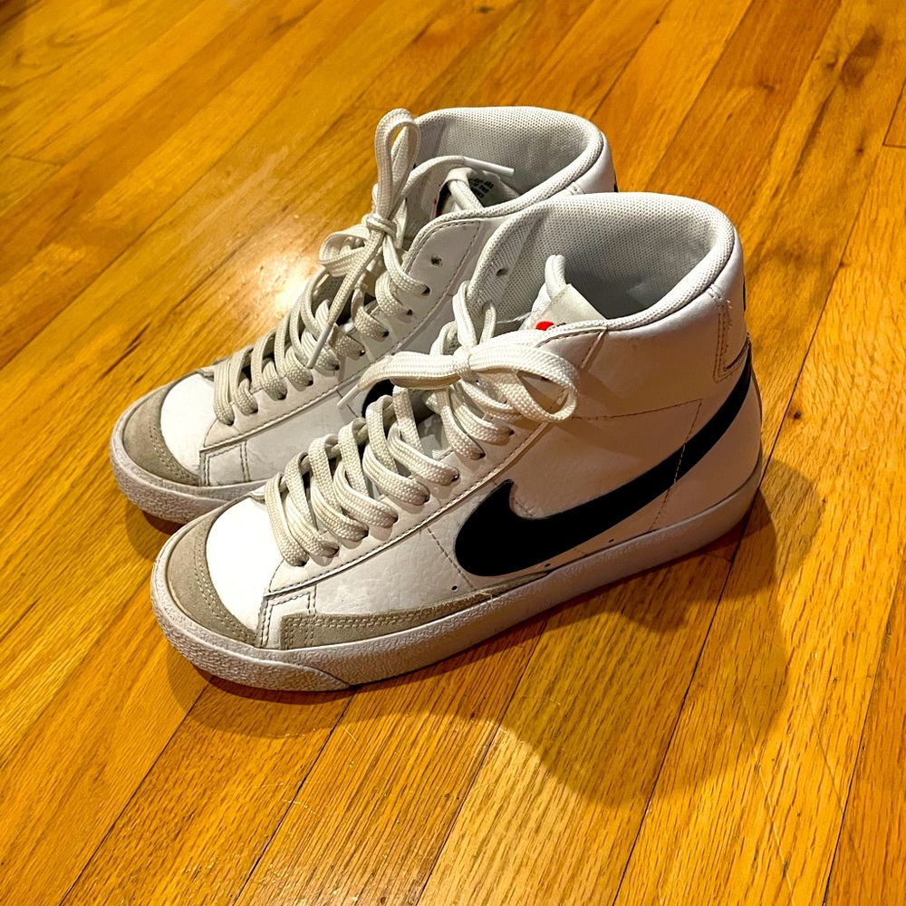 Nike Blazer Mid '77 Kids size 4.5